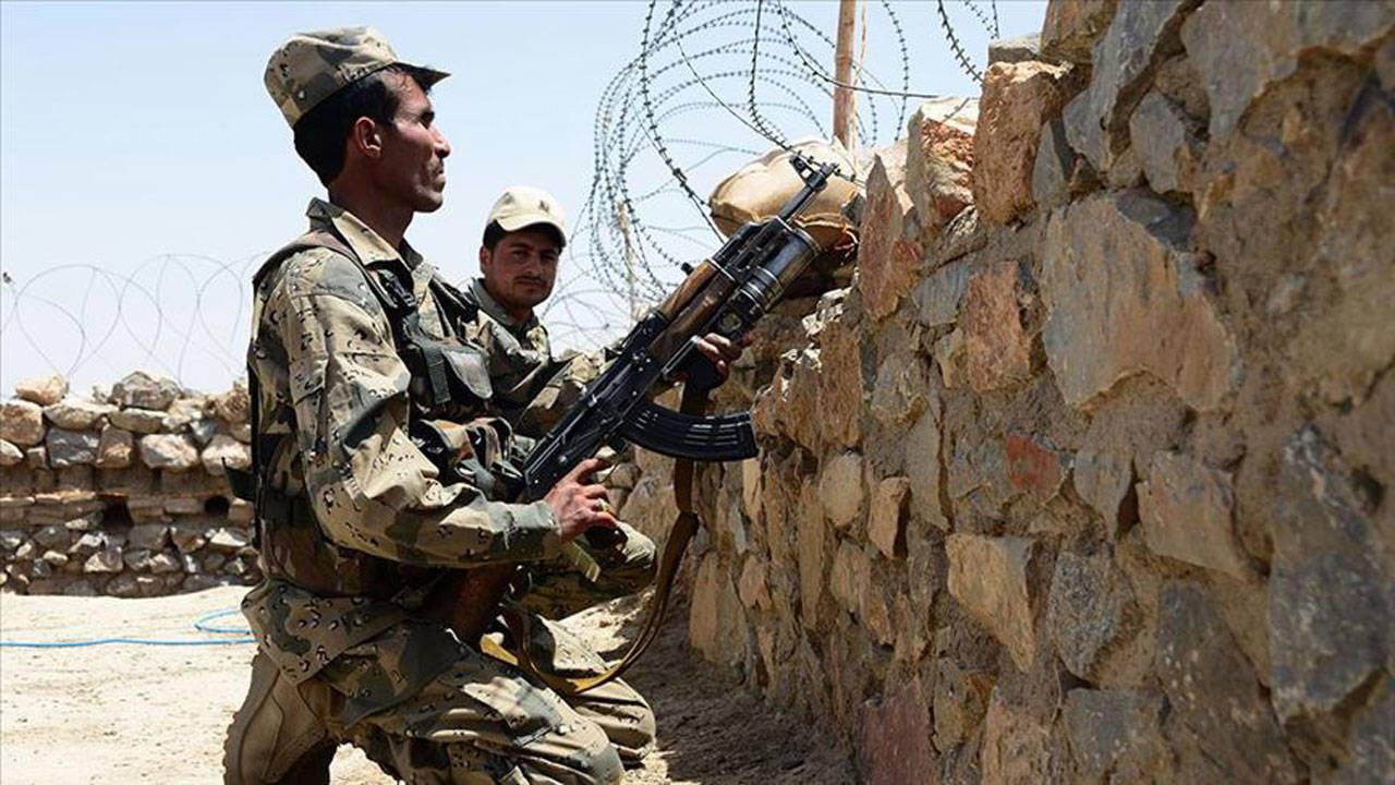 Müslüman iki ülke karşı karşıya! Afganistan ve Pakistan sınırında savaş alarmı: 58 asker öldü, siviller evlerini terk etti!
