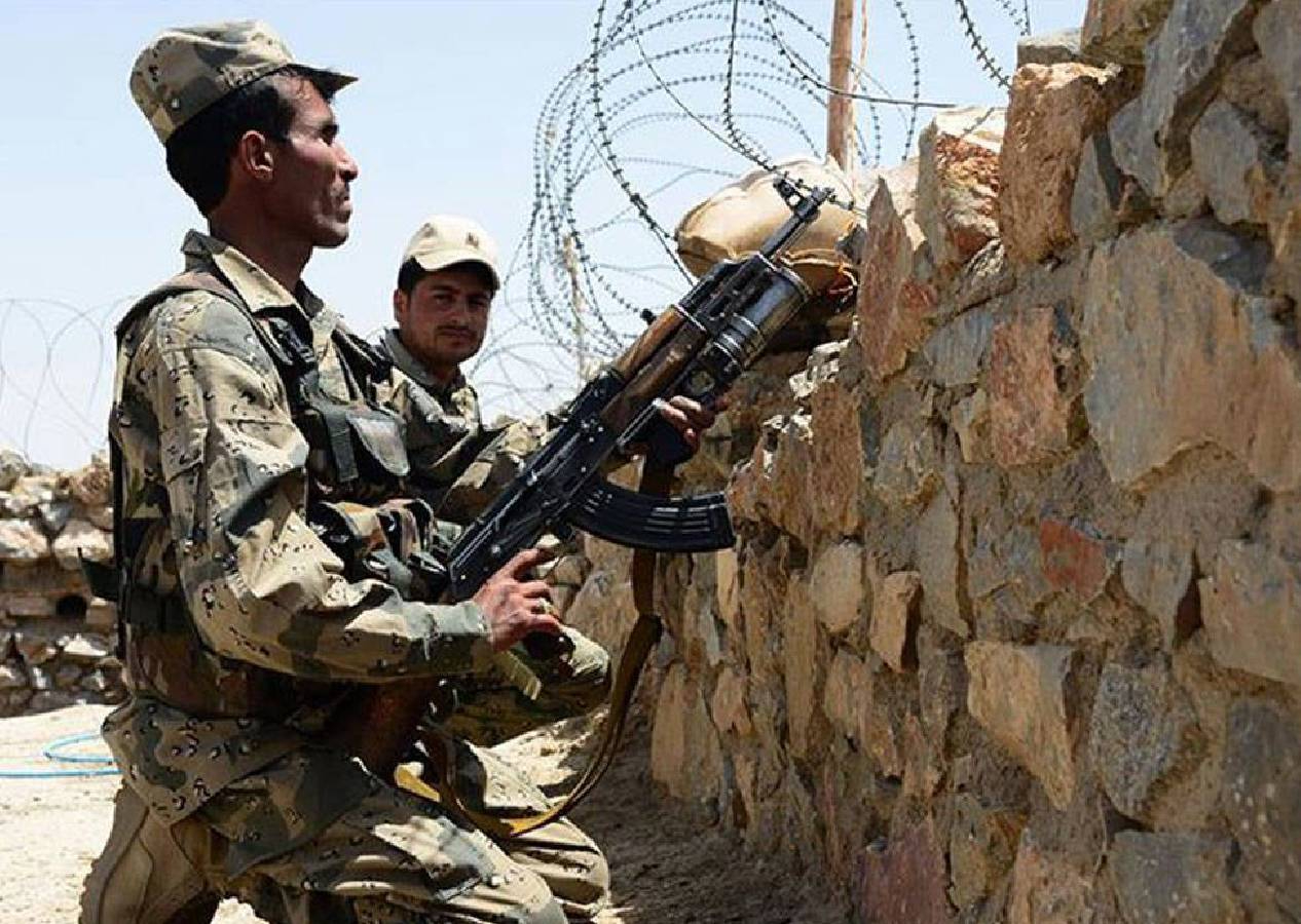 Müslüman iki ülke karşı karşıya! Afganistan ve Pakistan sınırında savaş alarmı: 58 asker öldü, siviller evlerini terk etti!