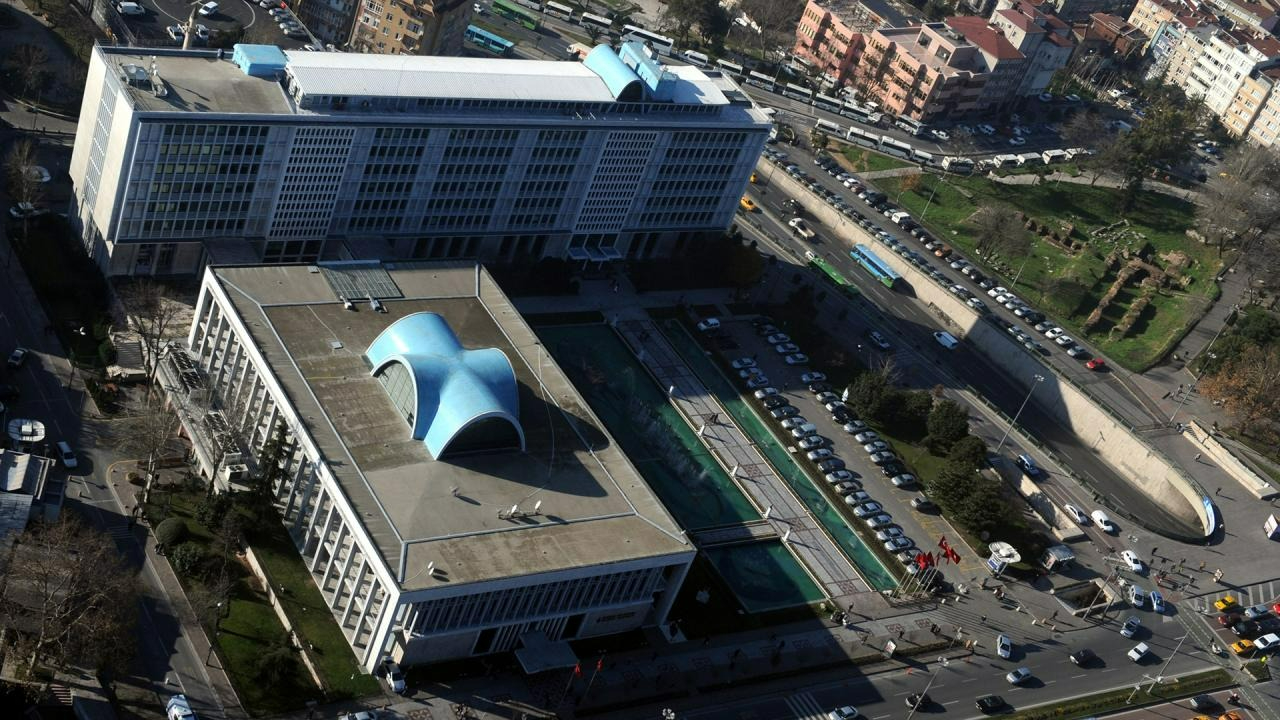 İBB Meclisi’nde zam alarmı! Ulaşım, kültür ve hizmetlere artış geliyor