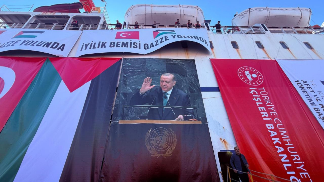 Gazze’ye umut taşıyan “İyilik Gemisi” yola çıkıyor! Bakan Yerlikaya “Gazze yıkılmadı, teslim olmadı”