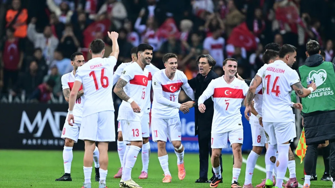 Bizim Çocuklar Gürcistan'a 4 attı, play-off kapısını araladı (Türkiye 4 - 1 Gürcistan | Maçın özeti)