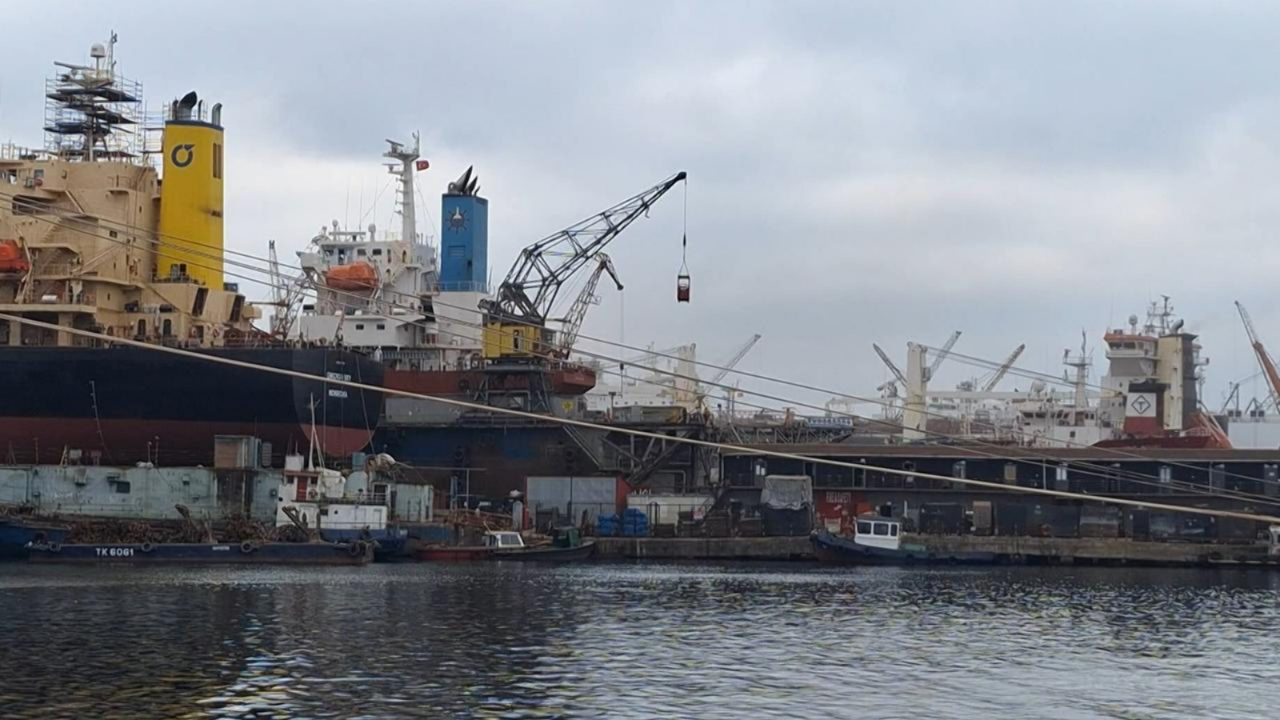 Tuzla’da tersanede patlama: 1 işçi hayatını kaybetti, 3 kişi yaralandı!
