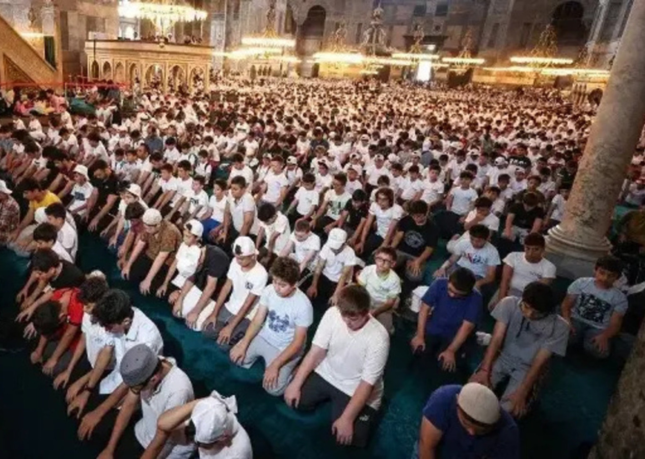 İstanbul İl Milli Eğitim Müdürlüğü talimat verdi: Liselilere cuma namazı izni verilecek