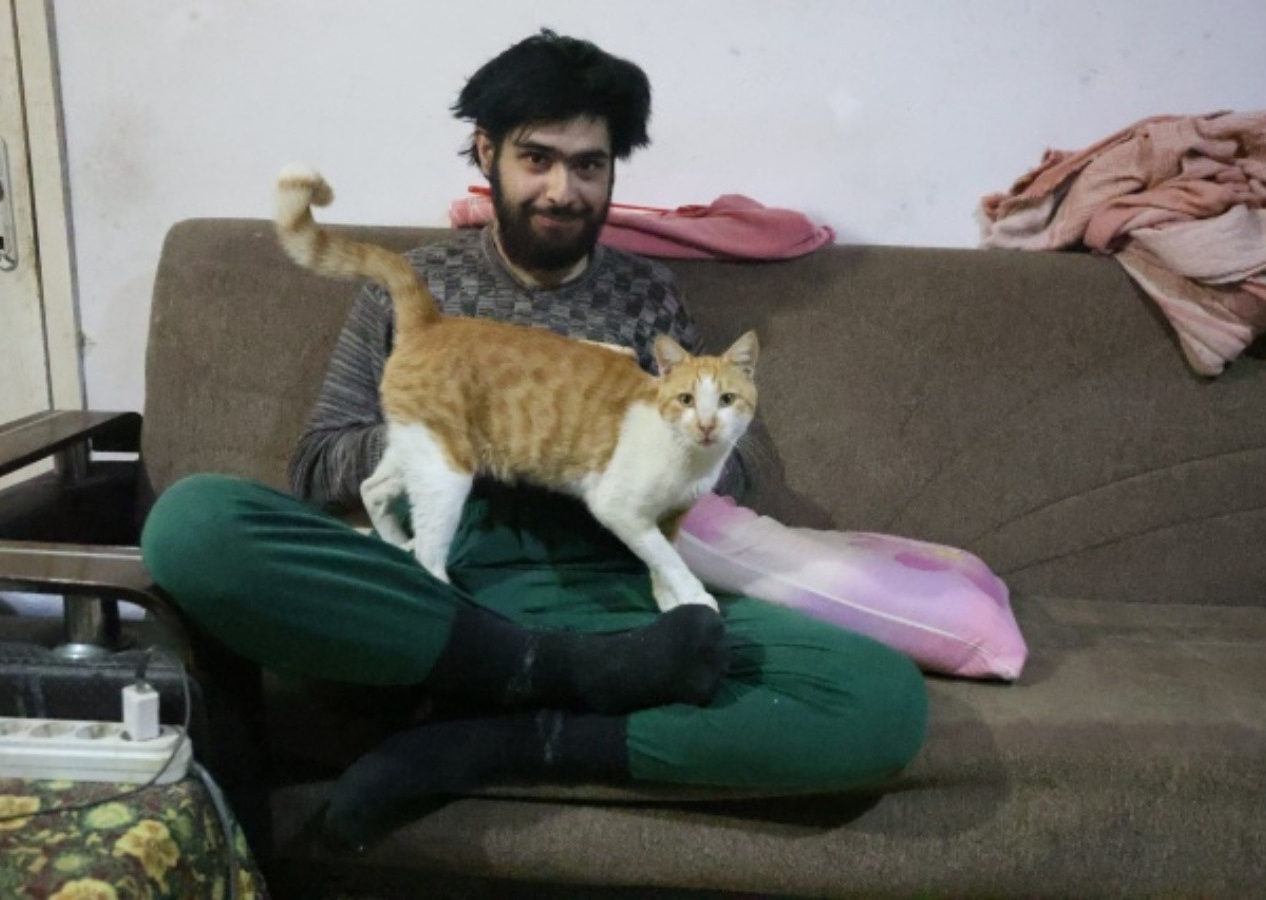 3 yıldır evden çıkmayan, banyo yapmayan Barış Özbay'ın eski hali ortaya çıktı... "Eskiden çok bakımlıydı..."