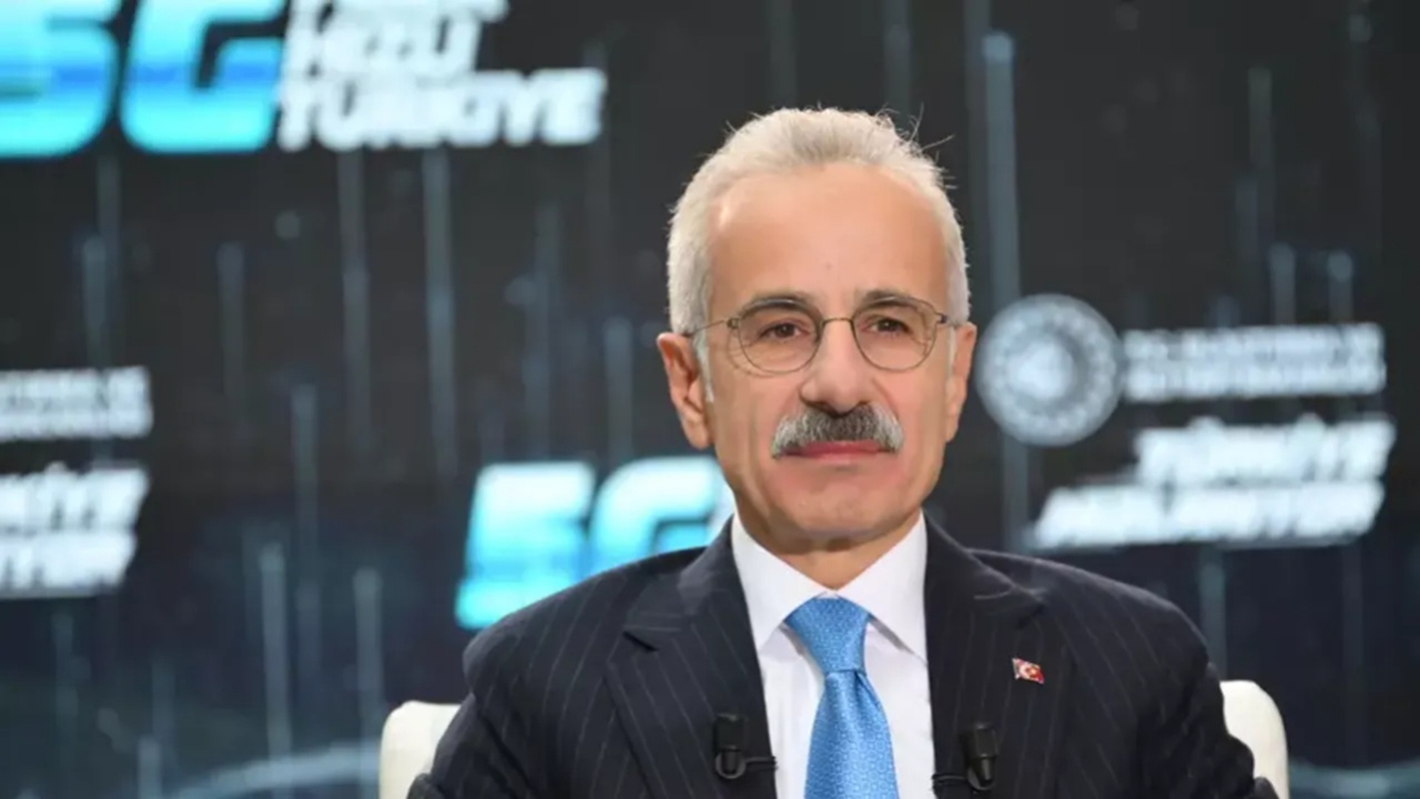 Türkiye dijital çağa hızlı giriyor! 5G ihalesi Hazine’ye 3,5 milyar dolar getirdi