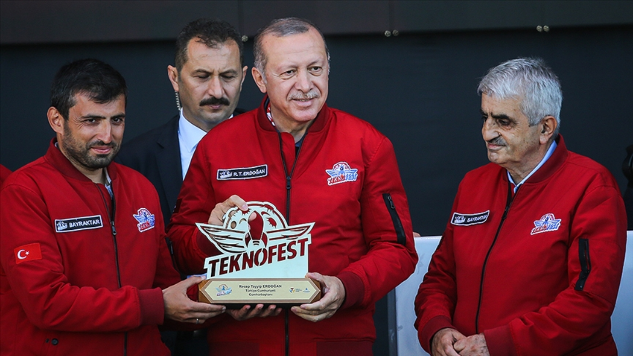 Erdoğan’dan Bayraktar’a vefa: Milli SİHA’ların Babası duygusal mesaj