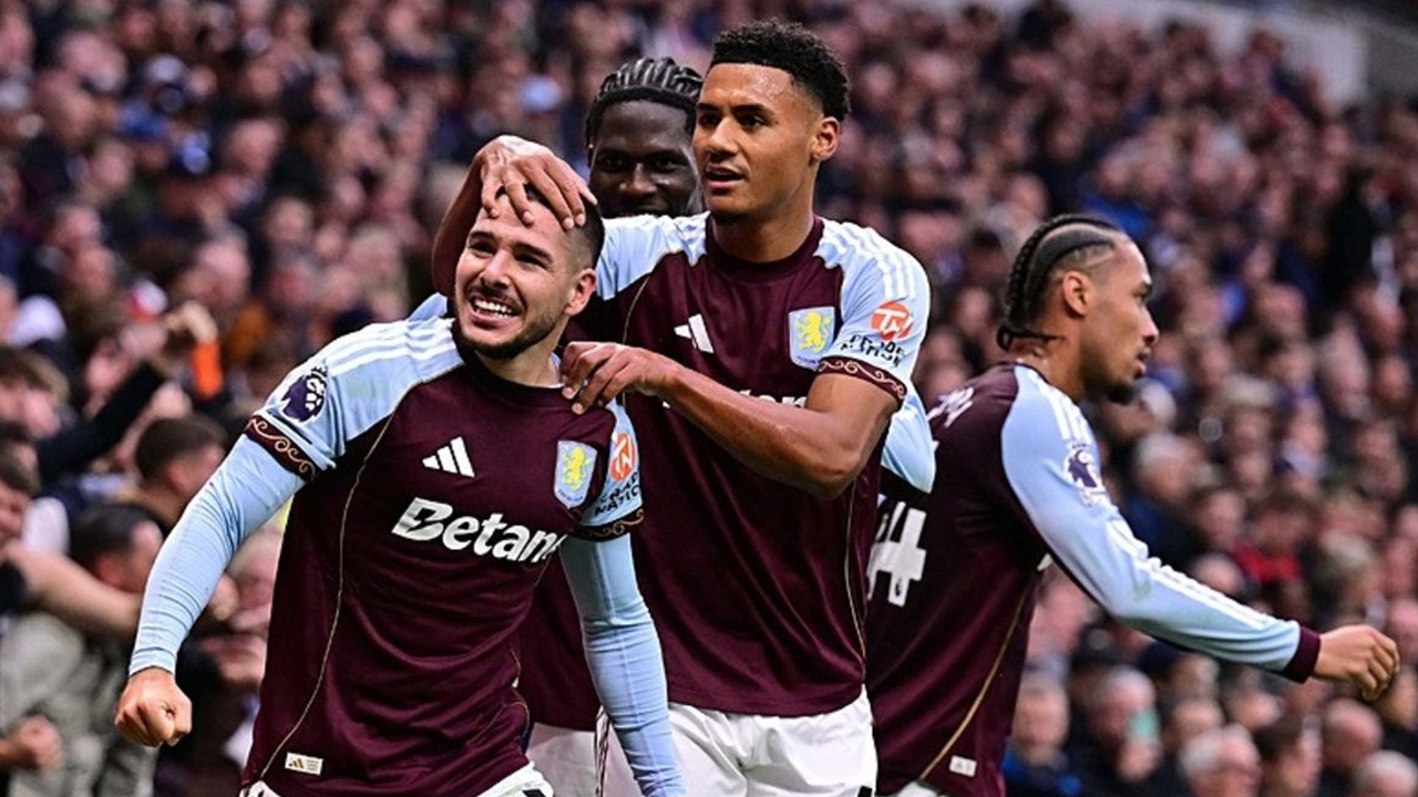 Liverpool'u deviren Aston Villa Devler Ligi biletini kaptı