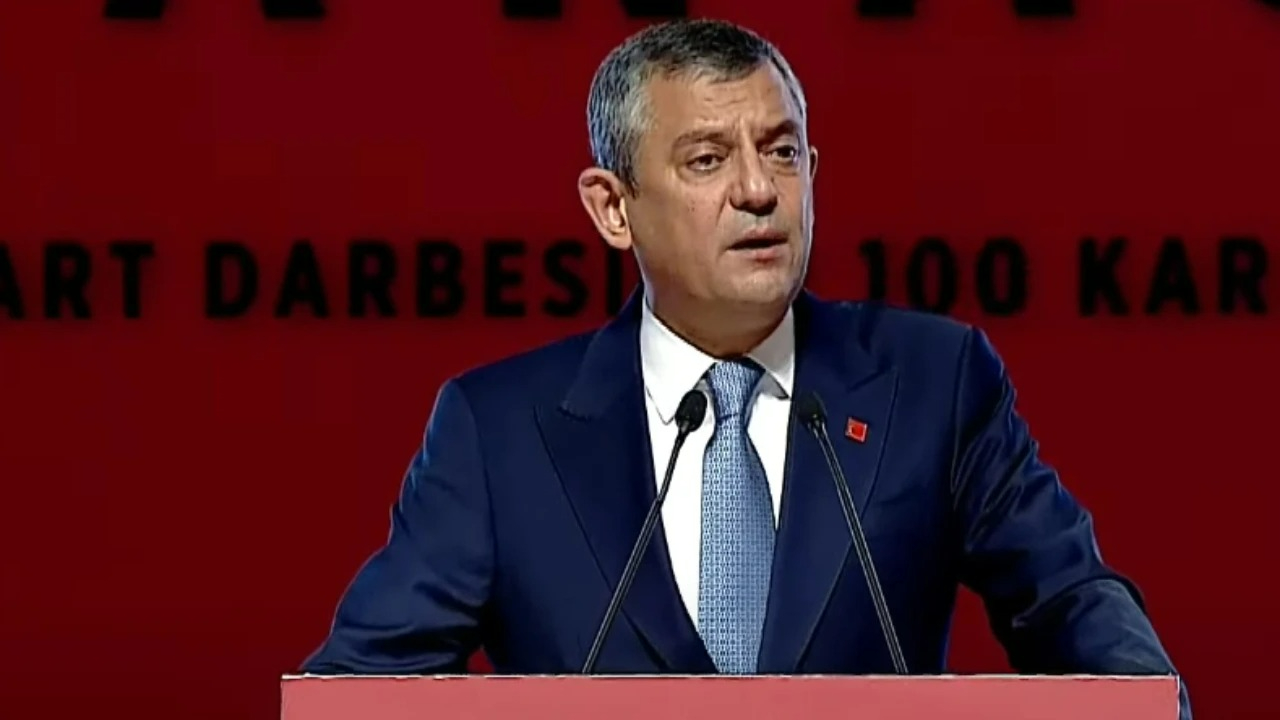Hırsızlığı savundu! Özgür Özel'den ilk yorum: Başkanlarımızın arkasındayız