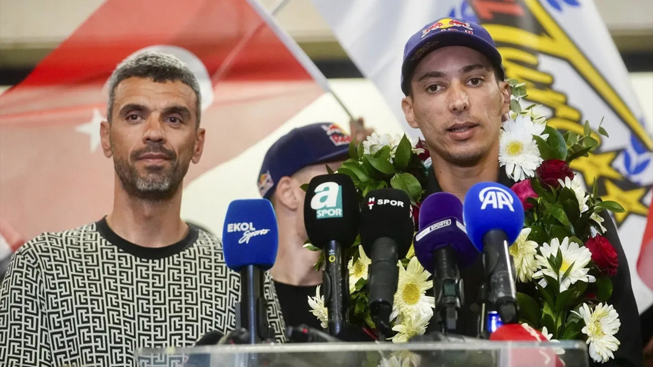 Toprak Razgatlıoğlu yurda döndü! Yeni hedefini açıkladı