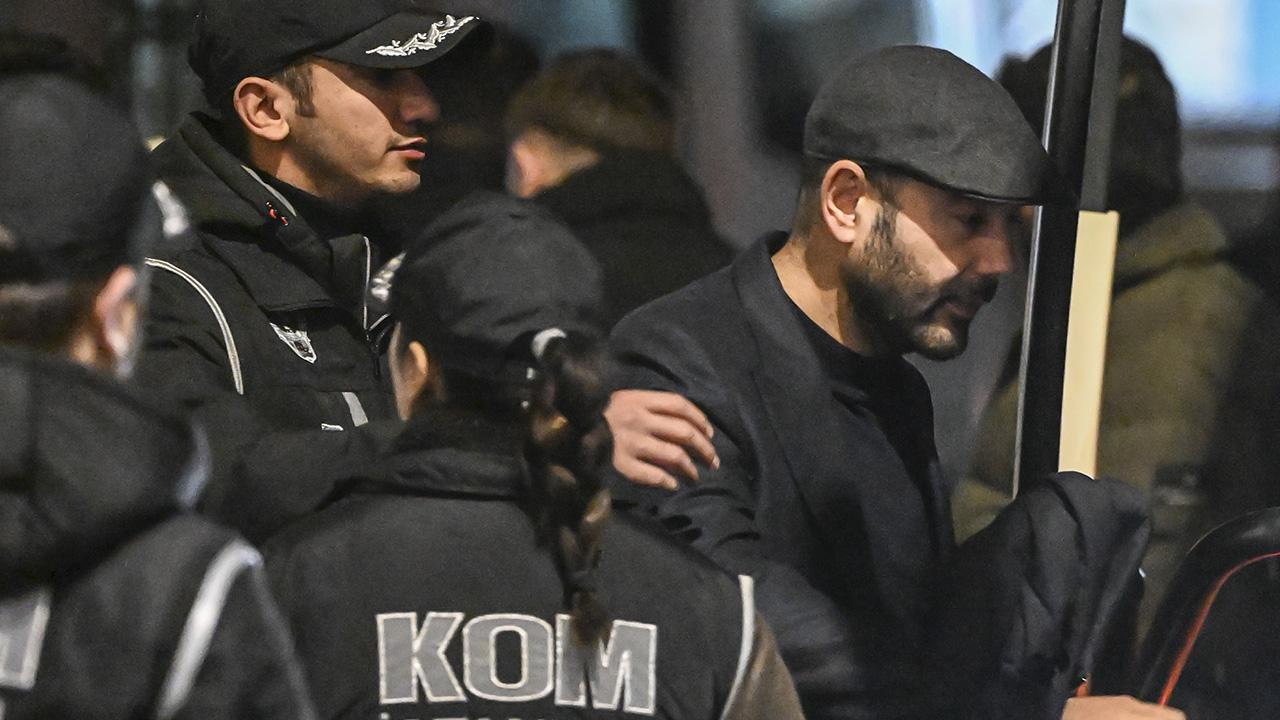 CHP'li Rıza Akpolat'ın rüşvet ağı! Paralar CHP yandaşı gazetecilere gitmiş!