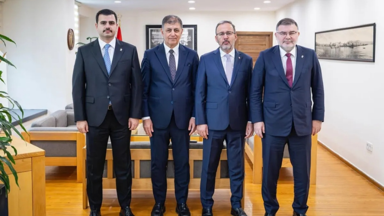 CHP’de “İzmir kaybediliyor” endişesi! AK Parti heyetinin Cemil Tugay ziyareti paniğe neden oldu!