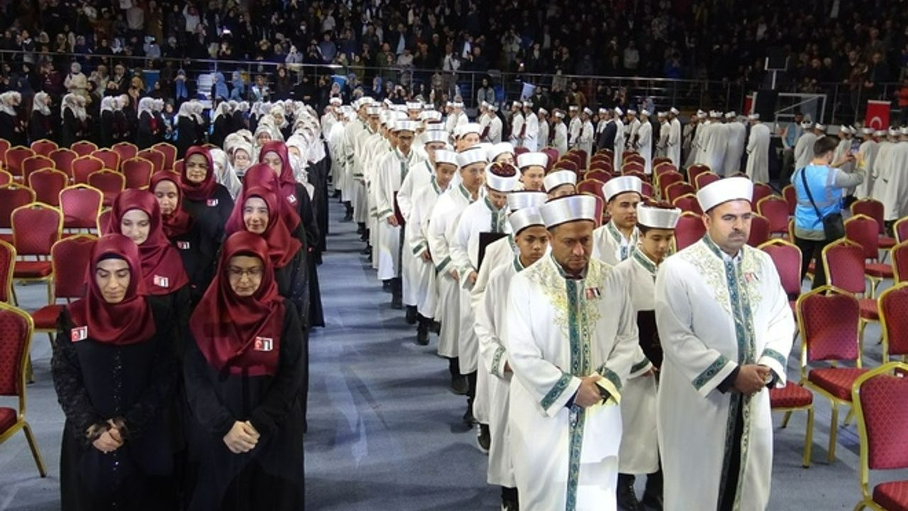 Türkiye'de 250 bin hafız var! Diyanet merak edilen sayıyı açıkladı