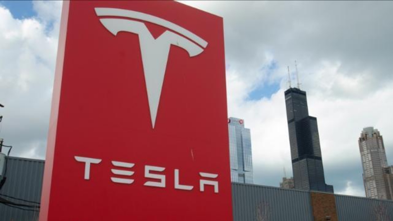 Tesla'da 3. çeyrekte siparişler arttı, kar düştü