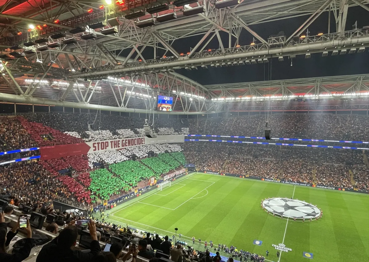 Galatasaray'dan Filistin koreografisi: Soykırımı durdur!