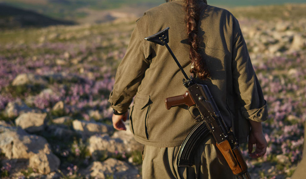 Mehmetçik Türk bayrağını dikti, PKK telsizlerinden isyan yükseldi