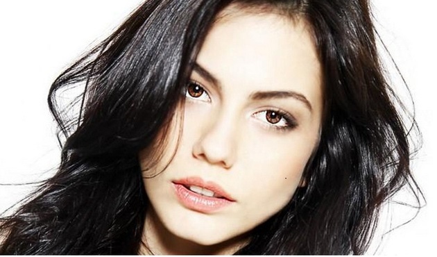 Demet Özdemir'in şifresini hayranları çözdü!