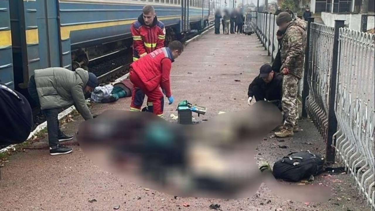Ukrayna’da tren istasyonuna bombalı saldırı! Saldırgan dahil 4 ölü, 12 yaralı…