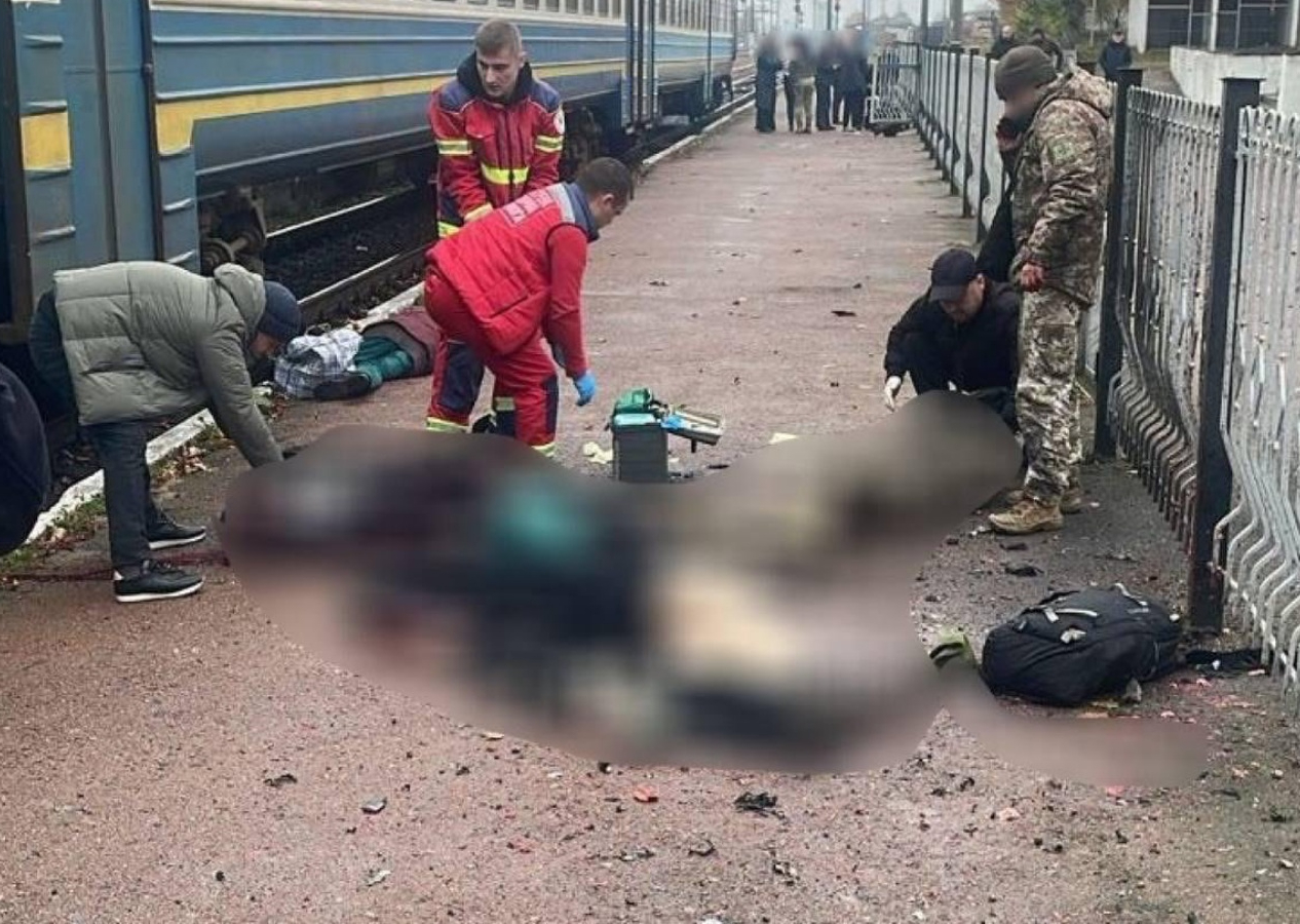 Ukrayna’da tren istasyonuna bombalı saldırı! Saldırgan dahil 4 ölü, 12 yaralı…