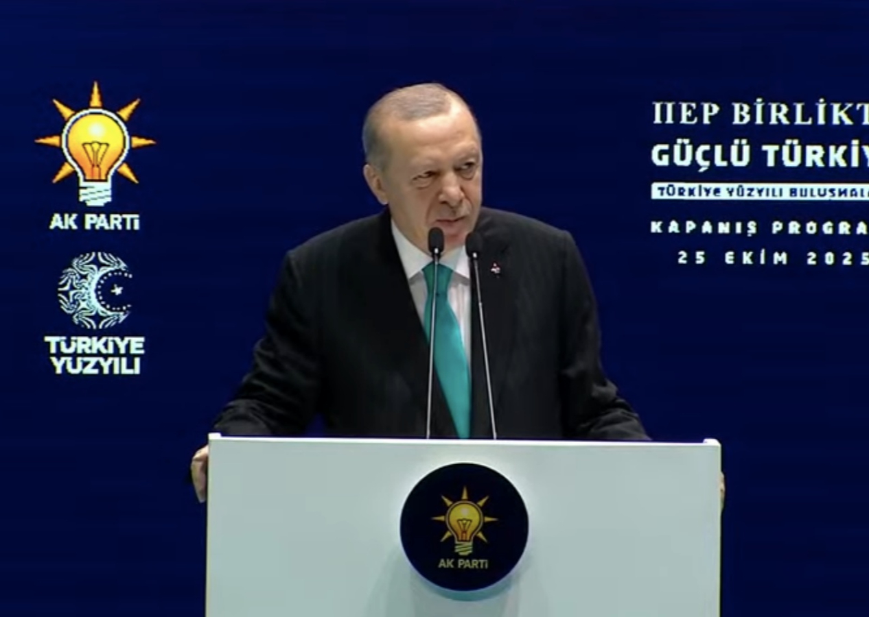 "Şikayet listeleri uzun..." diyen Cumhurbaşkanı Erdoğan’dan CHP’li belediyelere sert tepki: Yolda kalan otobüs, akmayan musluk, toplanmayan çöp onların eseri!