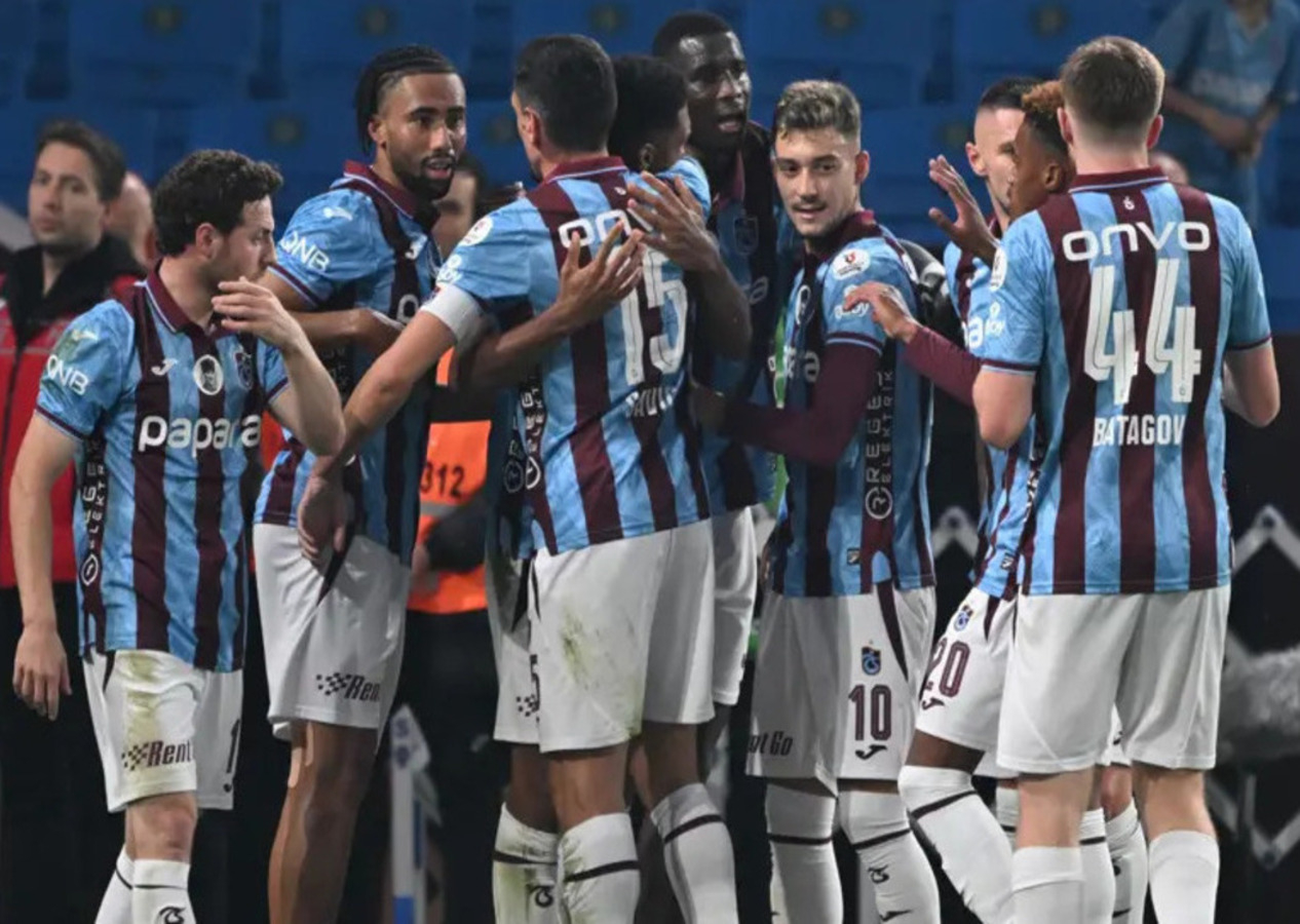 Trabzonspor seriye bağladı, evinde yıldızlarıyla kazandı (Trabzonspor 2 - 0 Eyüpspor | Maçın özeti)