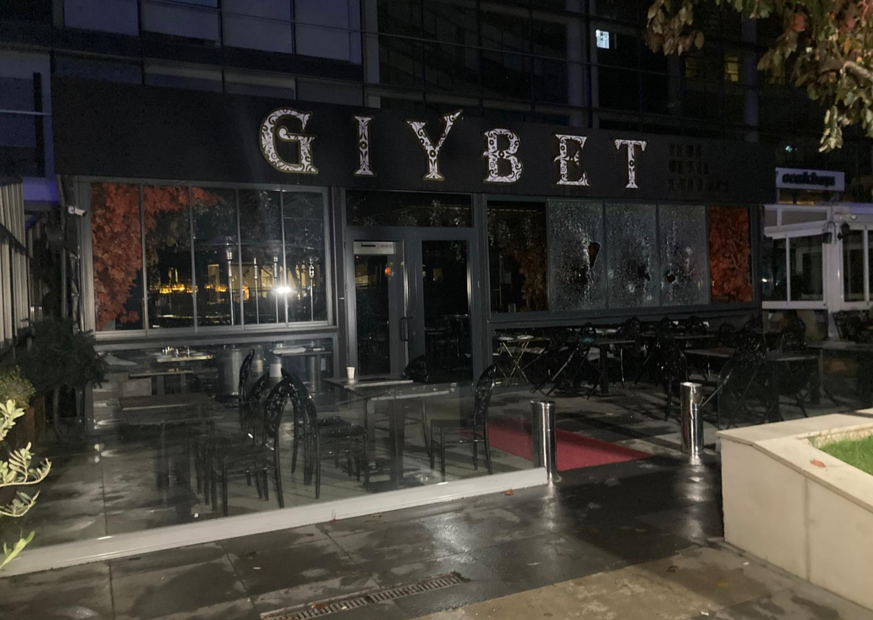 Başkentte korku dolu anlar! Eğlence mekanına kurşun yağmuru: Motosikletli saldırganlar dehşet saçtı