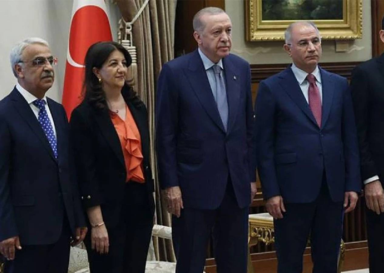 DEM Parti İmralı Heyeti’nin Erdoğan’la görüşmesi ertelendi!