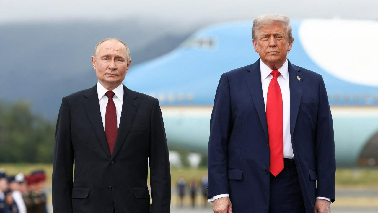 Dünya Putin–Trump zirvesine kilitlendi! Lavrov’dan kritik açıklama: Top artık Washington’da!