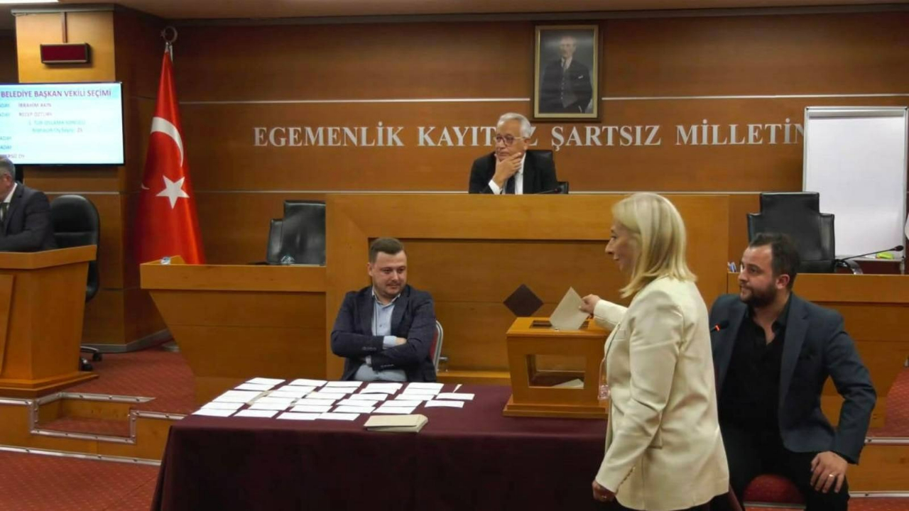 CHP'nin oyunu elinde patladı! Bayrampaşa Belediyesi'nde kazanan AK Partili İbrahim Akın!