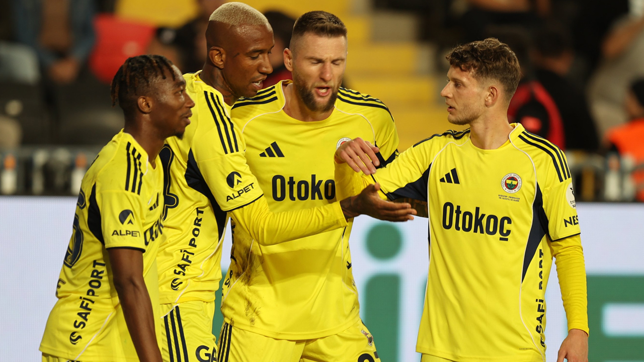 Fenerbahçeli futbolcuların prim sevinci
