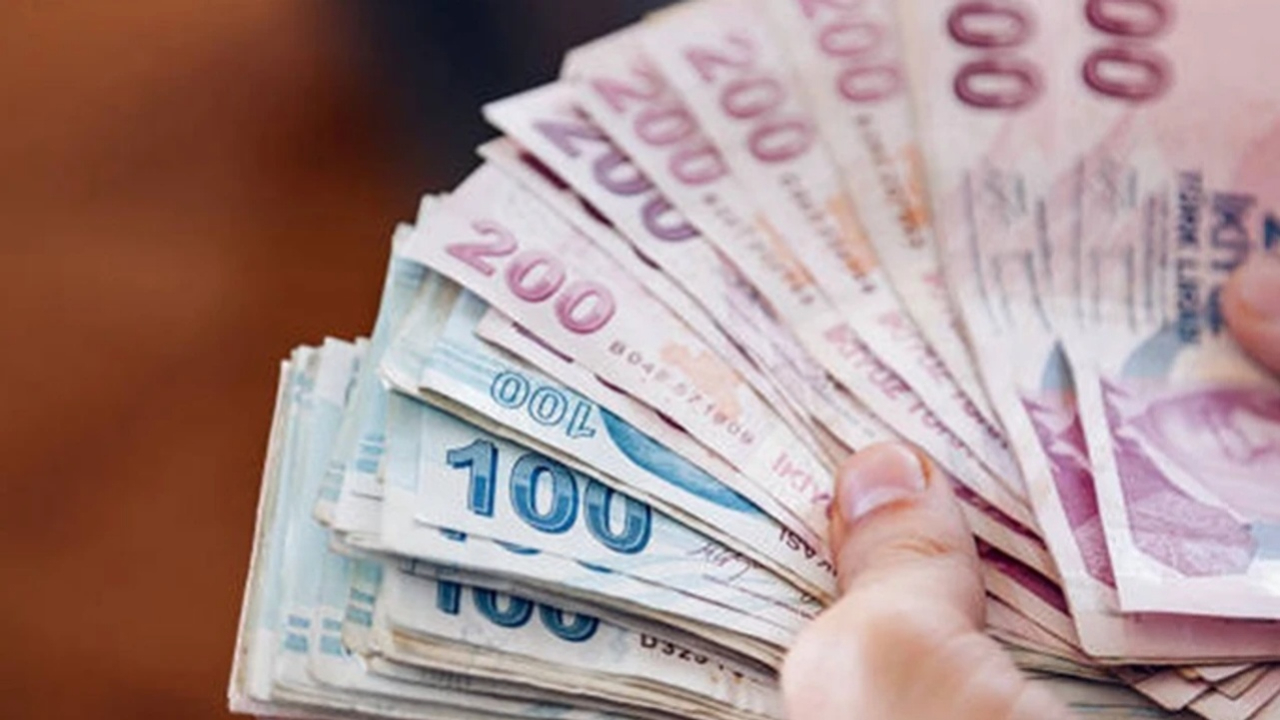 AYM'den memur ve emekliyi üzecek karar! Zam kararı değişmeyecek
