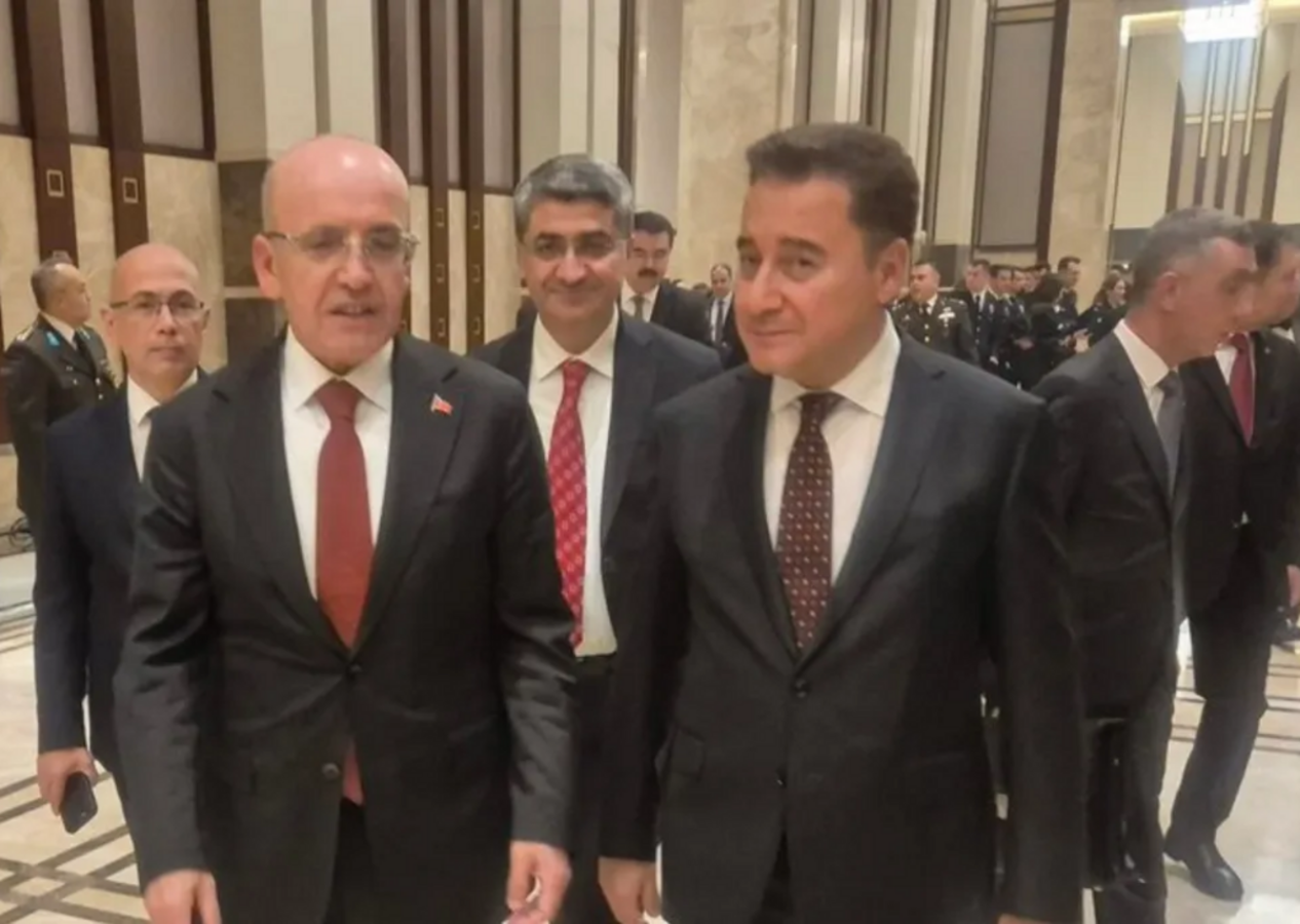 Eski yol arkadaşları yeniden buluştu: Ekonomi sohbetleri dikkat çekti!