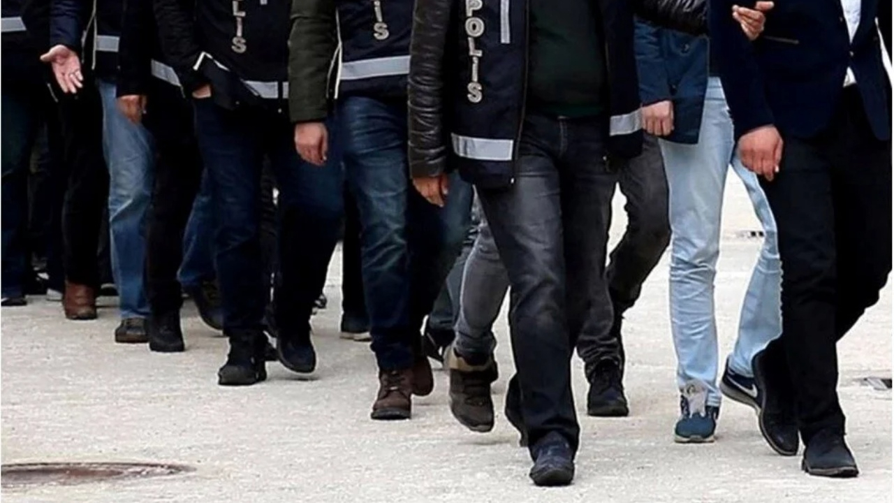 Antalya'da akaryakıt hırsızlığı! 4 bin 100 ton yakıt kayboldu! Üç yönetici tutuklandı, patronlar firarda