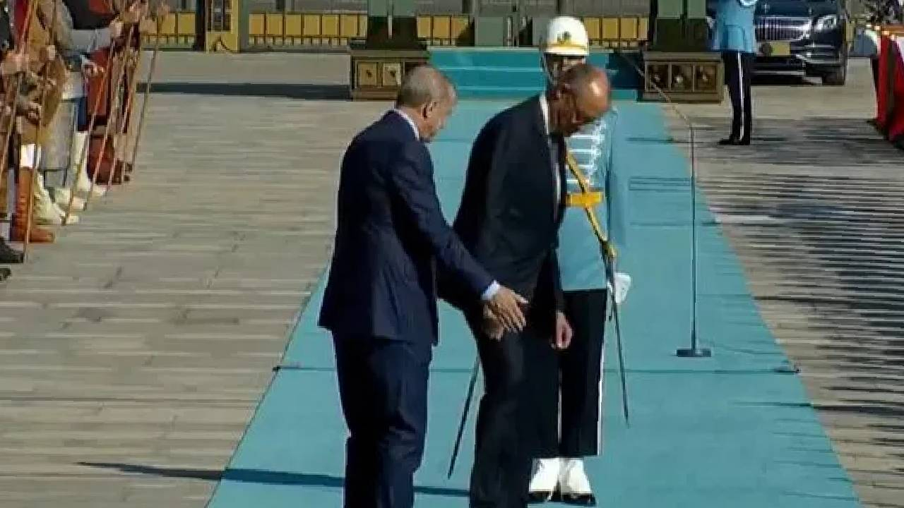 Külliye’de ilginç anlar! Almanya Şansölyesi Merz yönünü şaşırdı, Cumhurbaşkanı Erdoğan müdahale etti