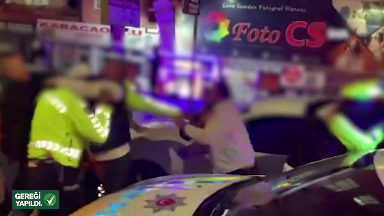 Gereği yapıldı! Bakan Yerlikaya duyurdu: Polise saldıran alkollü zorbalar tutuklandı!