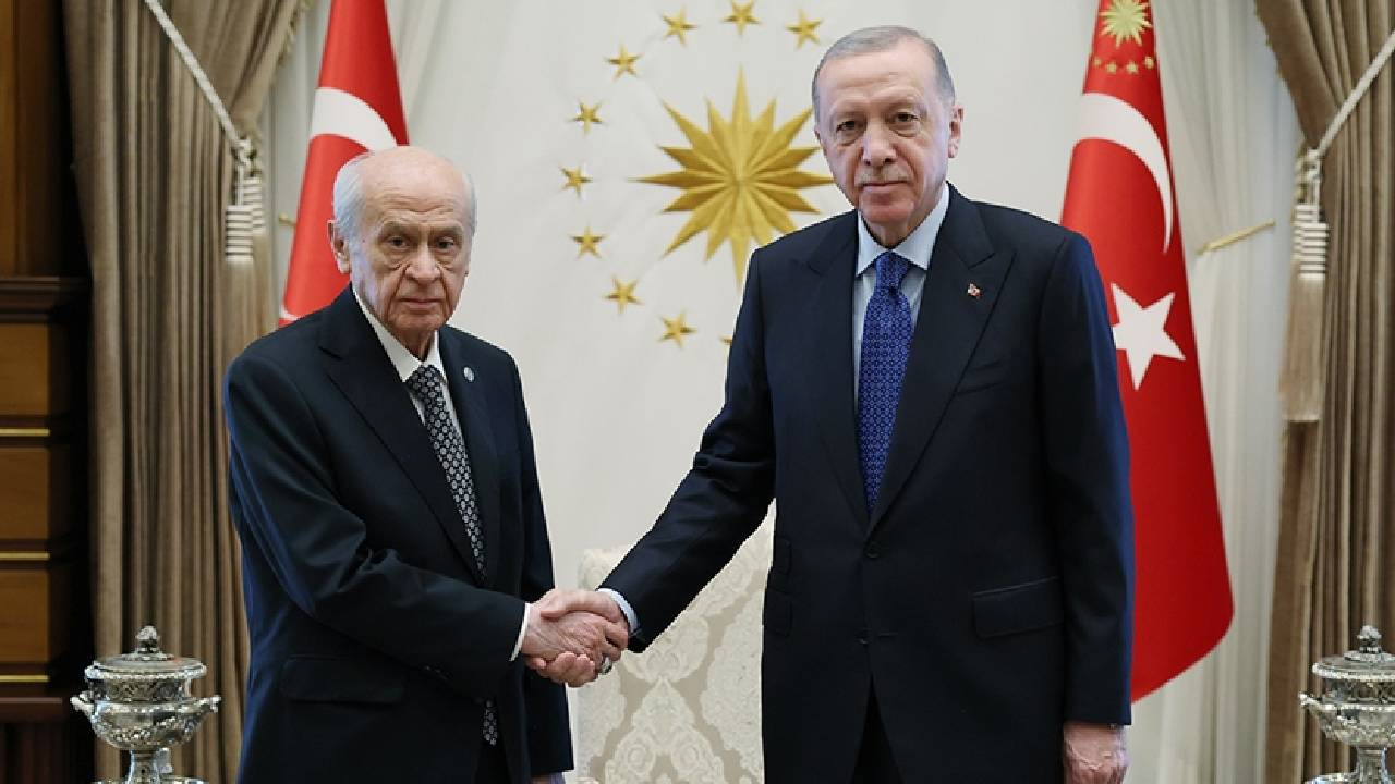 Cumhur'da çatlak yalanları: "Bahçeli'nin mesajı Erdoğan'a değil"