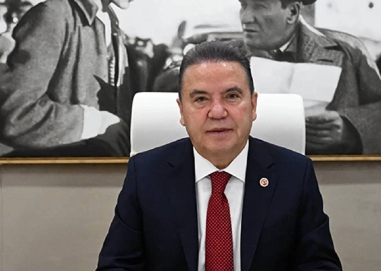 Yasak aşkına büyük jestler! CHP’li Muhittin Böcek’ten sevgilisine lüks hediyeler! Ev, Audi ve Rolex iddiası