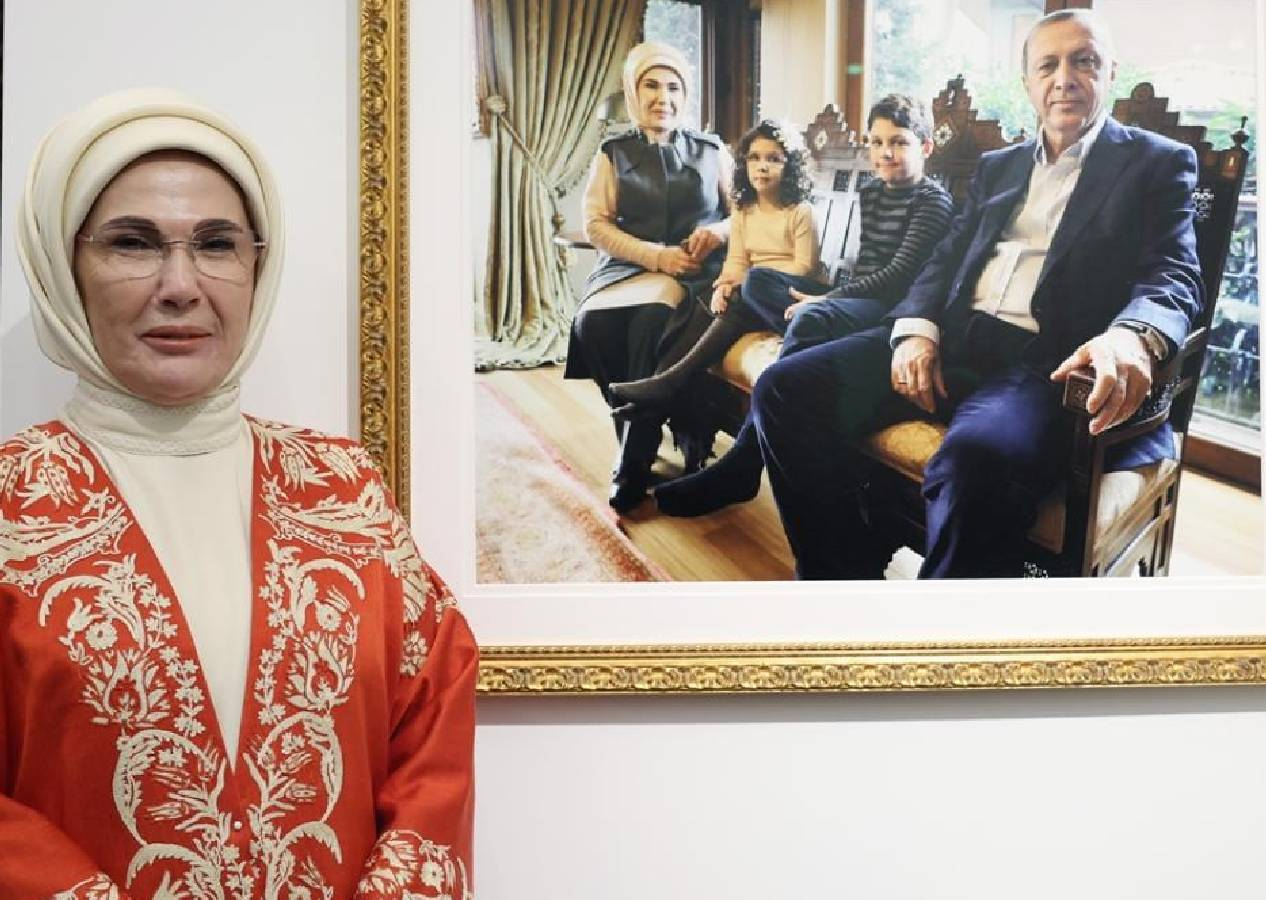 Emine Erdoğan, VakıfBank Sanat Galerisi'nin açılışına katıldı