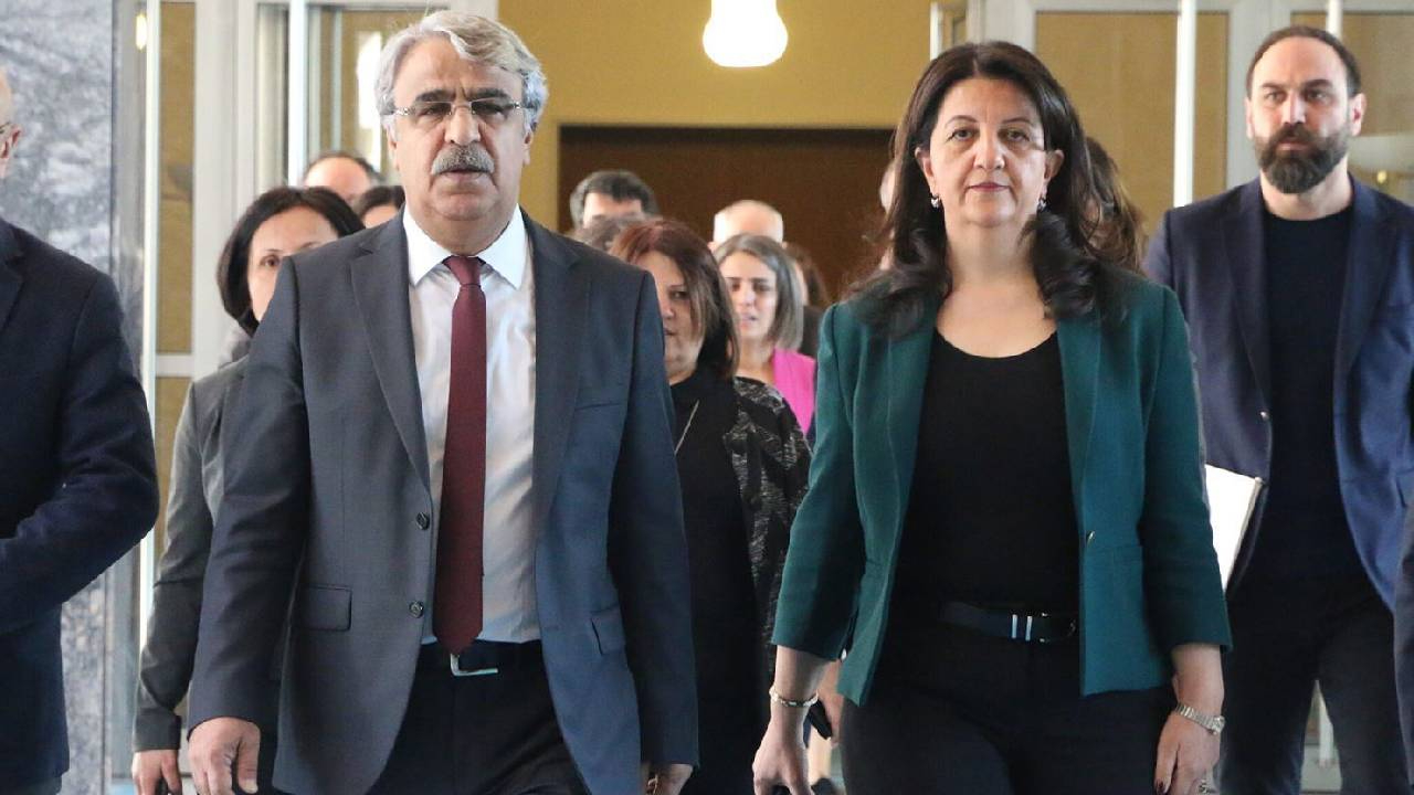 DEM Parti İmralı’ya gidiyor! Heyet 3 Kasım’da Abdullah Öcalan’la görüşecek: Beştepe ziyareti sonrası ilk kez...