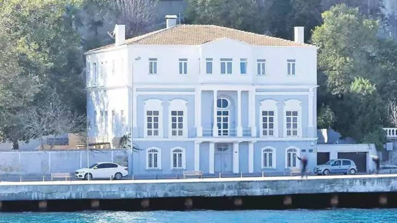 Osmanlı’dan günümüze geldi! Tarabya yalısı Rus elçilik çalışanının mirasçılarına verildi
