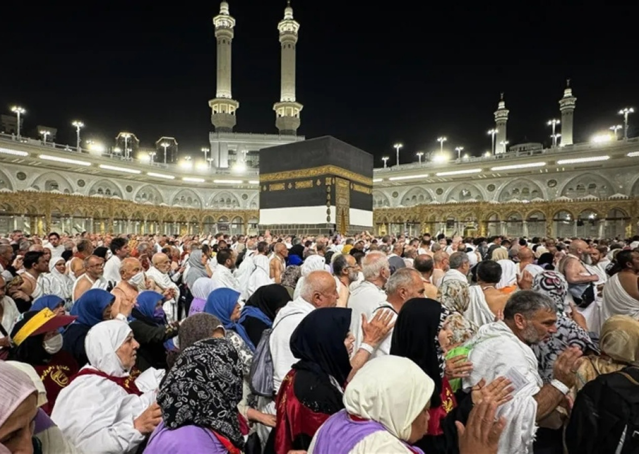 Suudi Arabistan’dan yeni kural: Hacca gitmek isteyenlere sağlık raporu şartı!
