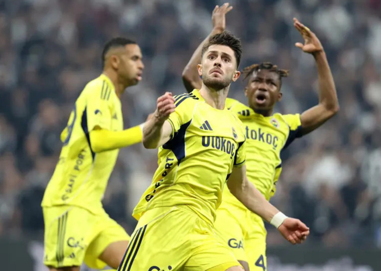 5 gol 2 kırmızı kart çıktı, Fenerbahçe Beşiktaş'ı yıktı (Beşiktaş 2 - 3 Fenerbahçe | Maçın özeti)
