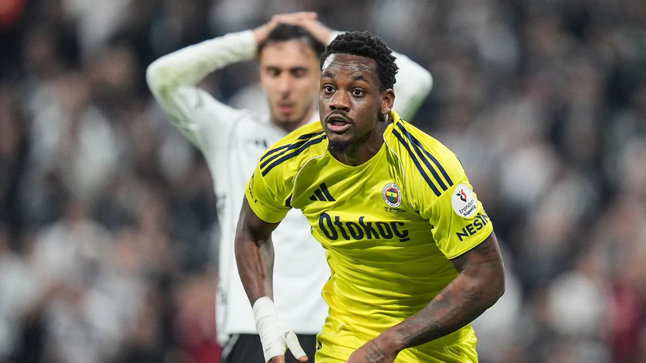 Fenerbahçe'nin yıldızı Jhon Duran ilk derbisinde tarihe geçti!