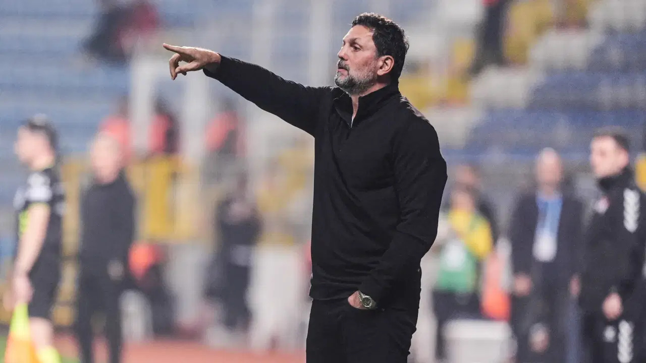 Antalyaspor Teknik Direktörü Erol Bulut maç sonu skandalı açıkladı: Bilgiler rakiplere sızdırılıyor!