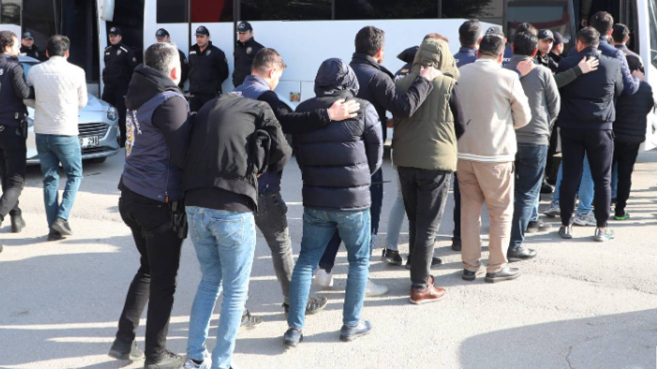 Saraçlar çetesi çökertildi! 200 milyonluk suç imparatorluğuna kamu görevlileri de yardım etmiş