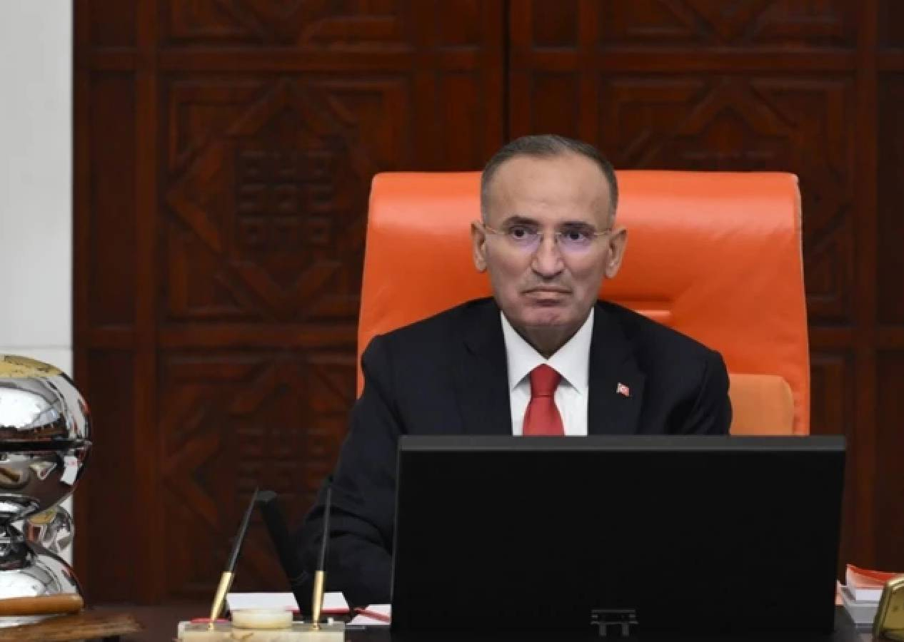 Hastalık sonrası ilk görüntü! Bekir Bozdağ Meclis’e döndü, zayıflığı gözlerden kaçmadı