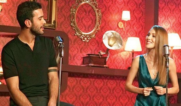 Elçin Sangu ve Barış Arduç'tan filme özel düet!
