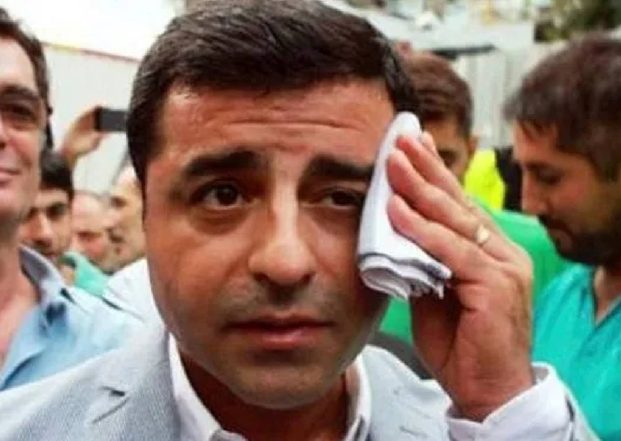 9 yıllık tutukluluğun özeti! Selahattin Demirtaş’a açılan davalar: Hangi suçlamalarla yargılandı?