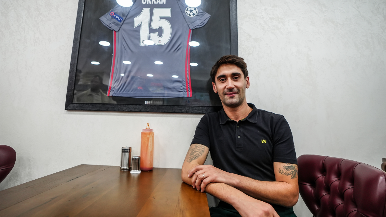 Futbolu bıraktı dönerci oldu! Şampiyonlar Ligi'nde forma giymişti... Şimdiki hayatı herkesi şaşırttı
