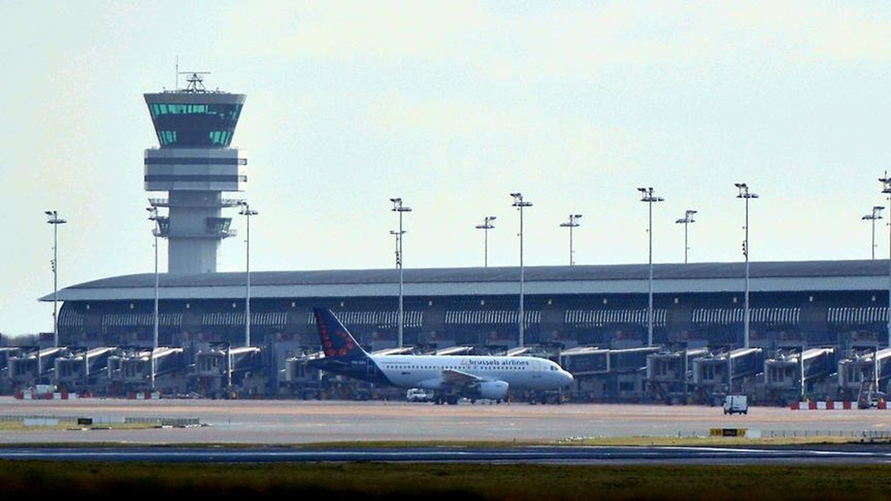 Brüksel Havalimanı’nda İHA alarmı! Tüm uçuşlar durduruldu, hava sahası kapatıldı