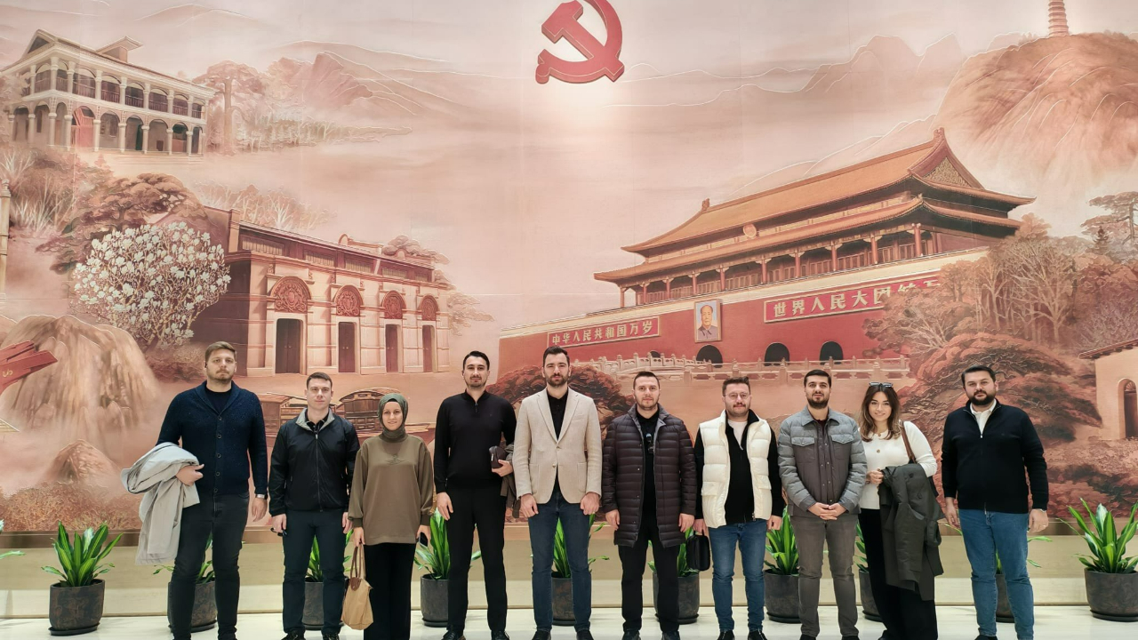 "Çin'in davetiyle geldik" AK Parti Gençlik Kolları Çin'de ne yaptı?